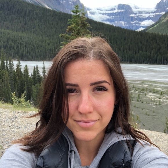 Meet your Posher, Olivia - Picture 1 of 1